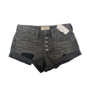 We The People Distressed Shorts. Size 25